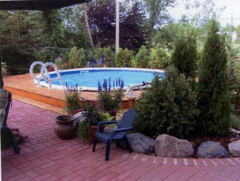 above ground pool landscaping